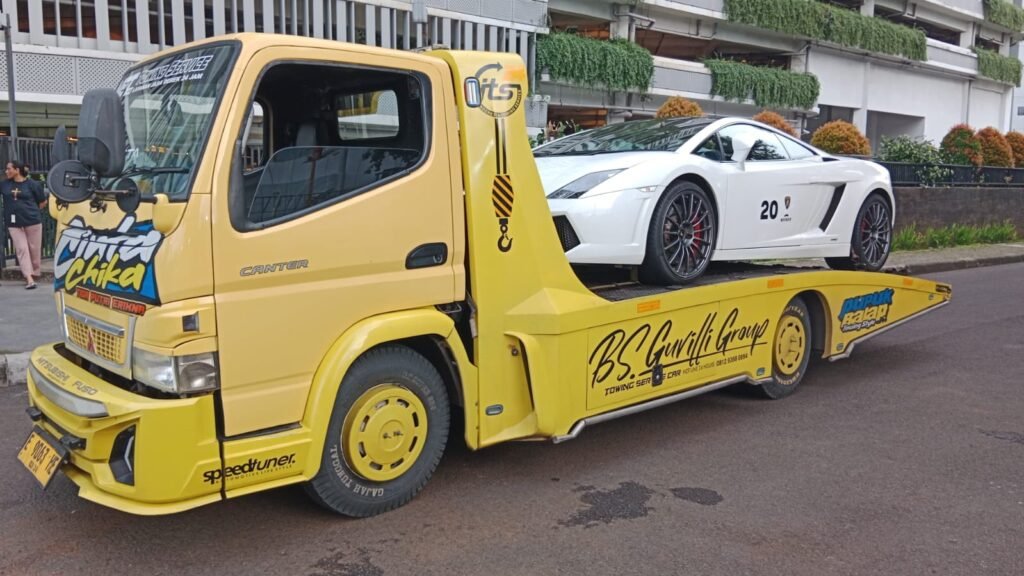 Towing mobil terdekat untuk membantu kendaraan mogok