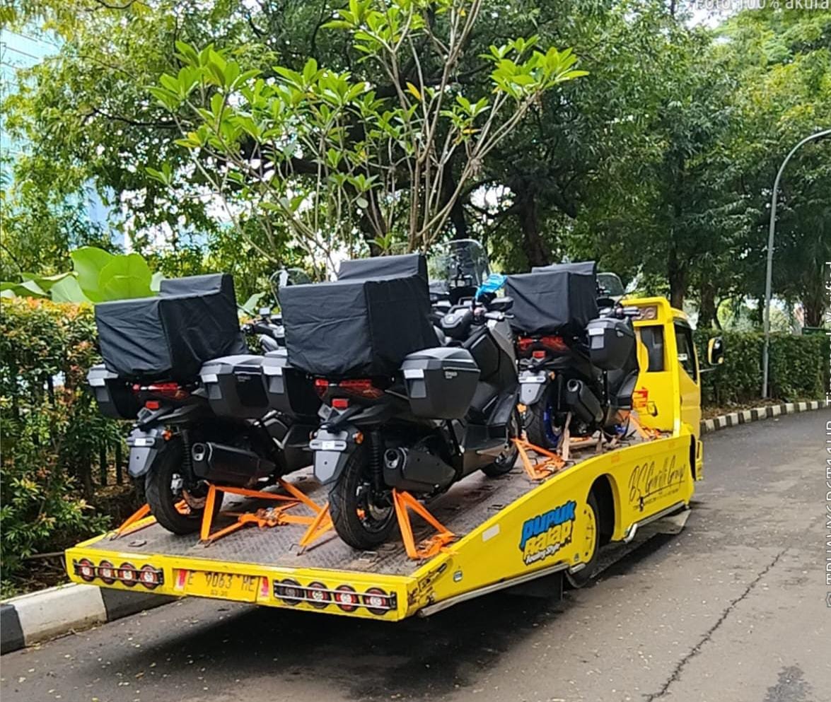 Layanan truk towing derek mobil dan motor 24 jam derek24jam