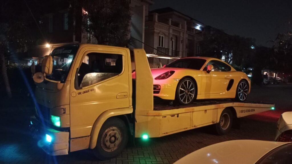 Mobil mogok malam hari
